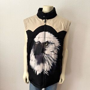 AKOO Big Eagle Graphic Insulated Puffer Vest Full Zip Black, Cream. Men’s 3XL